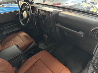 Jeep Wrangler 2009-thumb-22