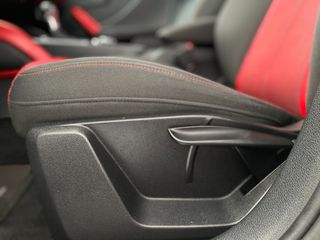 Audi Q2 2017 1.4 TFSI 150hp S tronic  | Panorama | Red Design Interior |-thumb-49