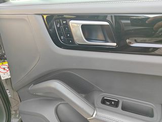 Porsche Cayenne 2021 COUPE 3.0 V 24v E-HYBRID 462HP-thumb-3