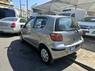 Toyota Yaris 2005-thumb-2