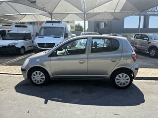 Toyota Yaris 2005-thumb-1