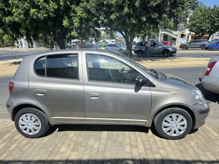 Toyota Yaris 2005-thumb-4