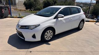 Toyota Auris 2015