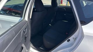 Toyota Auris 2015-thumb-3