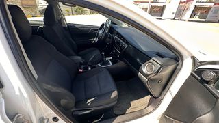 Toyota Auris 2015-thumb-6