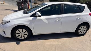 Toyota Auris 2015-thumb-13