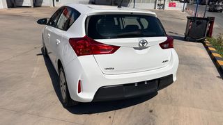 Toyota Auris 2015-thumb-14
