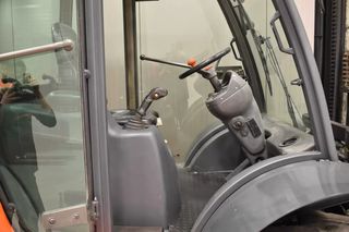 Ausa 2008 C400 HX4-thumb-5