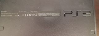 PS3 Slim-thumb-2