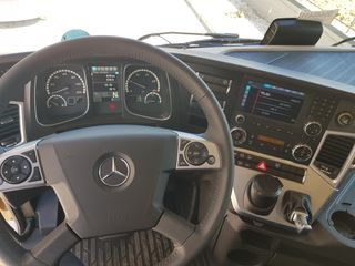 Mercedes-Benz 2019 1951 euro 6-thumb-29