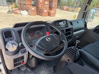 Ψυκτικοί Θάλαμοι Nissan 2015 CABSTAR-thumb-16