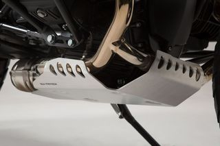 SW-MOTECH προστατευτική ποδιά αλουμινίου για BMW R nineT (14 – 22) Ασημί