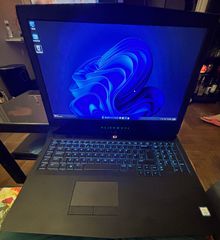 ALIENWARE 17 R5 i7-8750H 32GB GAMING LAPTOP AS NEW