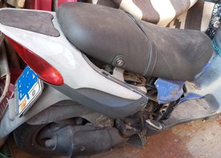 Piaggio SKR 125 2002-thumb-1