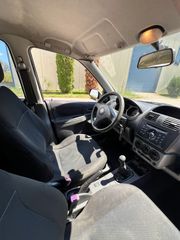 Suzuki Ignis 2005-thumb-11