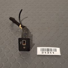 NISSAN MICRA K14 ( 17 - 26 )    ΘΥΡΑ USB   284H3 5FA0C     #21311