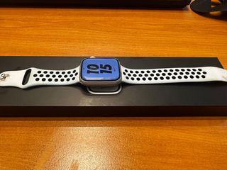 Apple Watch 7 Nike Edition 45mm-thumb-3