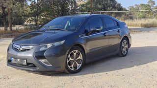 Opel Ampera 2012