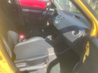 Suzuki Swift 2006-thumb-9