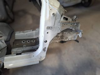ΚΟΛΩΝΑ ΕΜΠΡΟΣ ΔΕΞΙΑ  TOYOTA AYGO 2014-2018