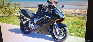 Honda VFR 800 2005 vfr-thumb-1