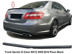 Αεροτομή πορτ μπαγκάζ μαύρο πλαστικό γυαλιστερό - Mercedes Benz W212 / 2009-2016