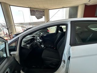 Ford Fiesta 2014-thumb-15