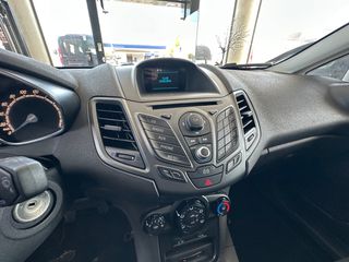 Ford Fiesta 2014-thumb-21