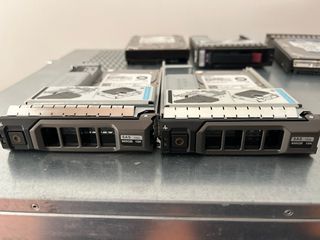 Dell 600GB 2.5-inch SFF SAS 6Gb/s 10K RPM 512n Dual Port (DP) Enterprise (ENT) Hot-Plug Hard Drive In Dell G176J 2.5-inch SFF Hot-Plug Hard Drive Tray  Genuine Dell serial number and firmware