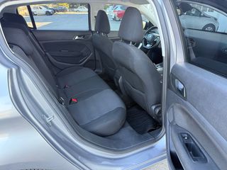 Peugeot 308 2016-thumb-6