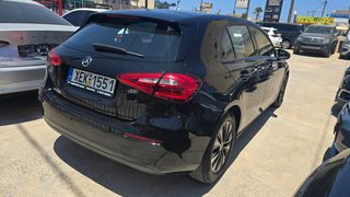 Mercedes-Benz A 160 2021-thumb-3
