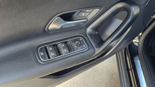 Mercedes-Benz A 160 2021-thumb-9