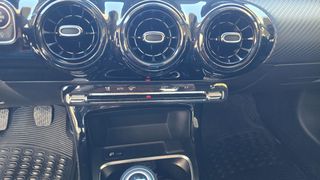 Mercedes-Benz A 160 2021-thumb-13