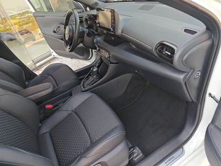 Toyota Yaris 2021 PANORAMA HYBRID AUTOMATIC LOUNGE-thumb-8