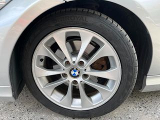 Bmw 320 2009 DIESEL AUTO-thumb-9
