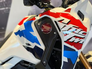 Honda 2026 CRF1100 Africa Twin DCT EL .SUSPENSIONS special colour-thumb-9