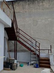 Σιδερένια σκάλα εξωτερικού χώρου