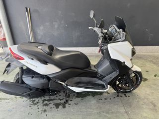 Yamaha XMAX 400 2015-thumb-4