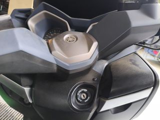 Yamaha XMAX 400 2015-thumb-9
