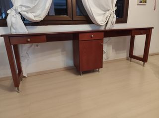 Πάγκος εργασίας κομμωτηρίου