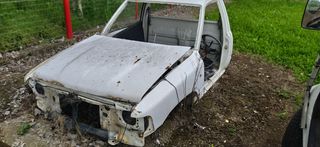 Hilux μηχανη και καμπίνα