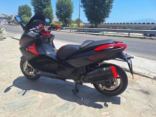 Gilera GP 800 2009-thumb-1