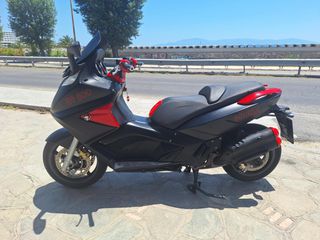 Gilera GP 800 2009-thumb-2