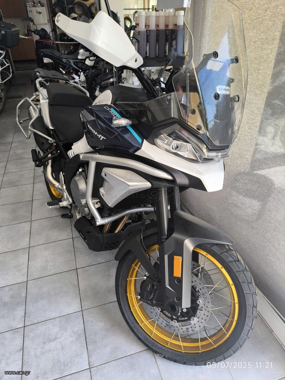CFmoto 700 MT 2025
