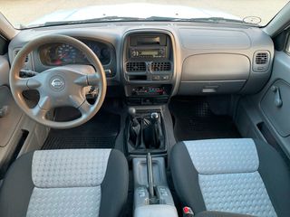 Nissan Navara 2005 D22 4X4 2.5DI TURBO DIESEL 4DR-thumb-9