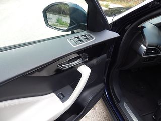 Jaguar F-Pace 2017 R-SPORT-thumb-16