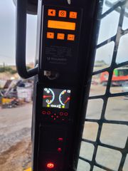 Φορτωτάκι Gehl 2017 R135-thumb-14