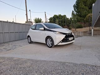 Toyota Aygo 2018 Κάμερα Navi Book Αντιπροσωπείας