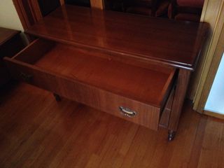 Πωλείται μεταχειρισμένο παιδικό/εφηβικό κρεββάτι, στρώμα, κομοδίνο, καθρέφτης, σιφονιέρα