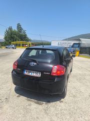 Toyota Auris 2010-thumb-2